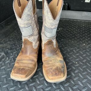 Brown and Gray Cowboy Boots with Flag Design